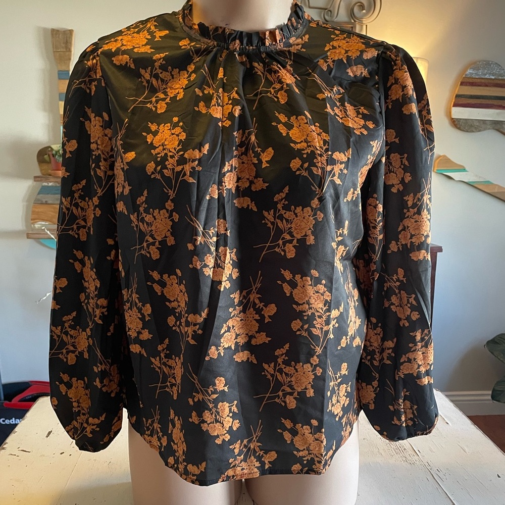 NWOT | SHEIN Curve | Black & Gold Blouse | 3XL